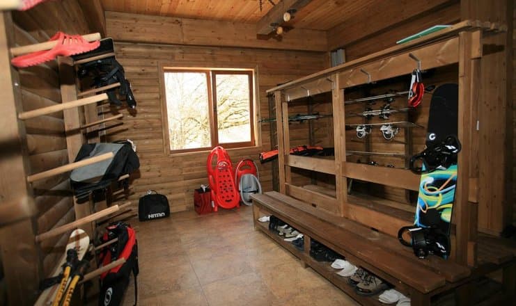 Комната для хранения горнолыжного инвентаря